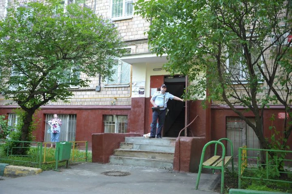 Многолетний конфликт жильцов многоэтажки закончился криминалом.