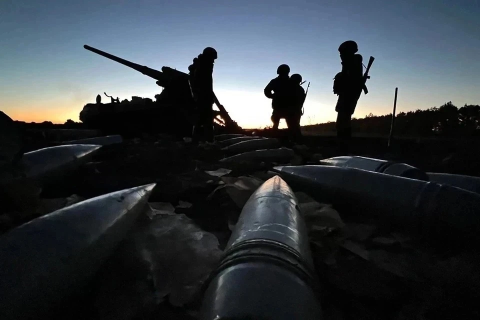 Российские военнослужащие бьют по позициям ВСУ.