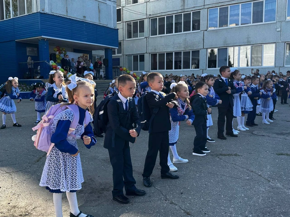 Более 6000 маленьких ульяновцев впервые сели за школьные парты. ФОТО: Управление образования Ульяновска
