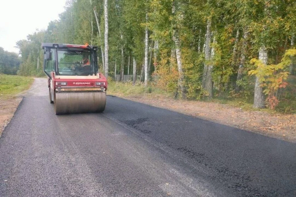 В Новосибирске завершили ремонт дороги, ведущей к Заельцовскому кладбищу. Фото: пресс-служба мэрии Новосибирска