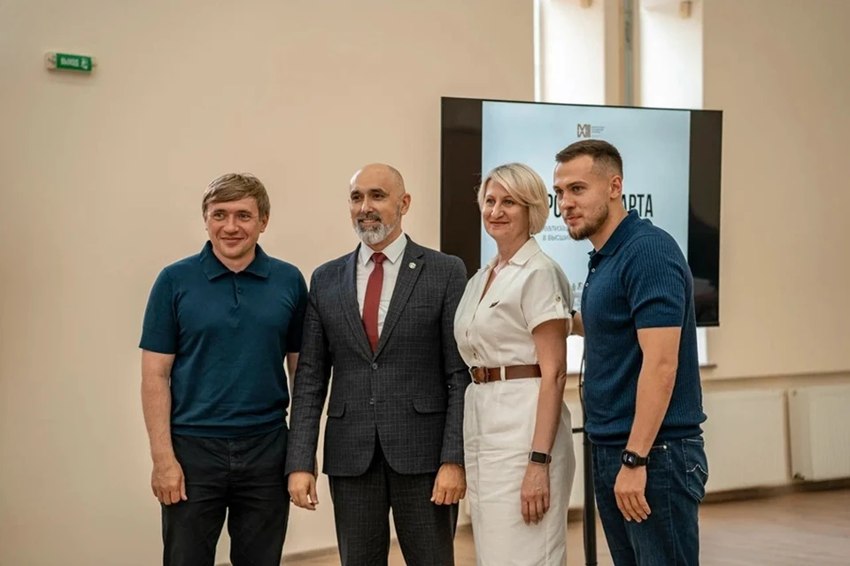 Руководители Федерального агентства по делам молодежи посетили ДНР. Фото: Минмол ДНР