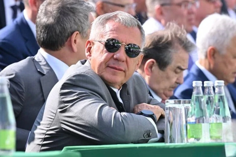 Рустам Минниханов на праздничном концерте. Фото: telegram-канал Лилии Галимовой