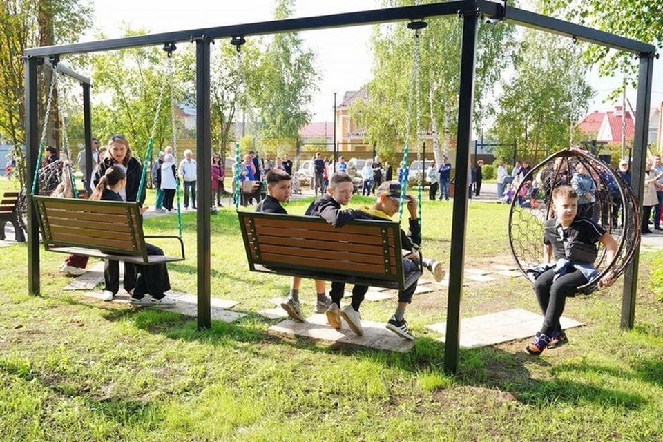 Здесь появились спортивные зоны и качели. Фото: пресс-служба администрации Ижевска