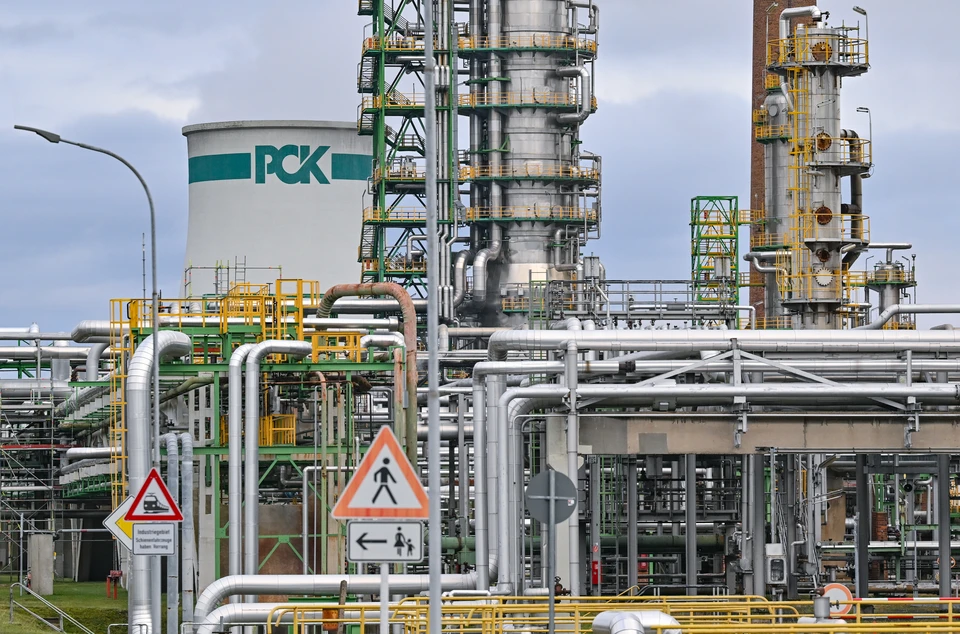 Норвегия снизила потолок цен на нефть из РФ до 47,6 долларов