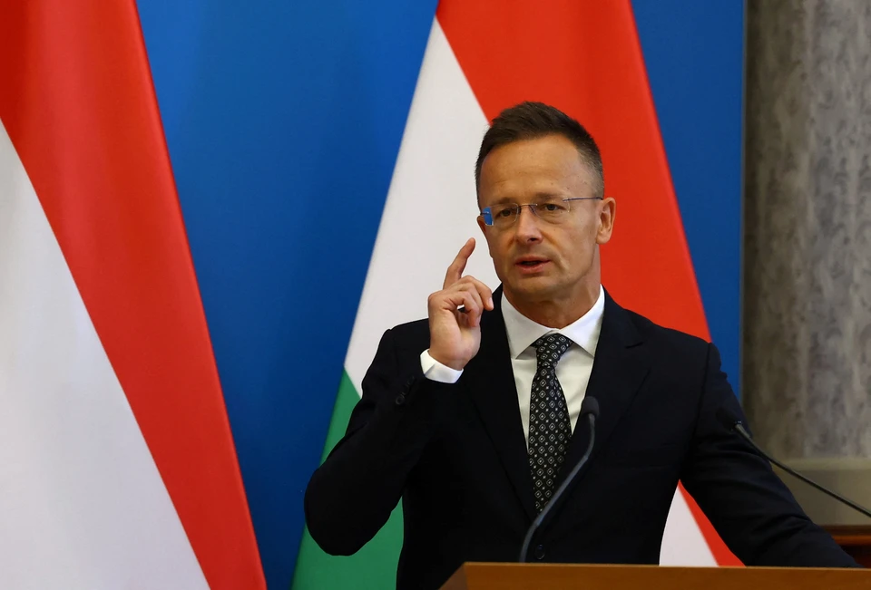 Сийярто анонсировал подписание долгосрочного контракта по газу с Западом