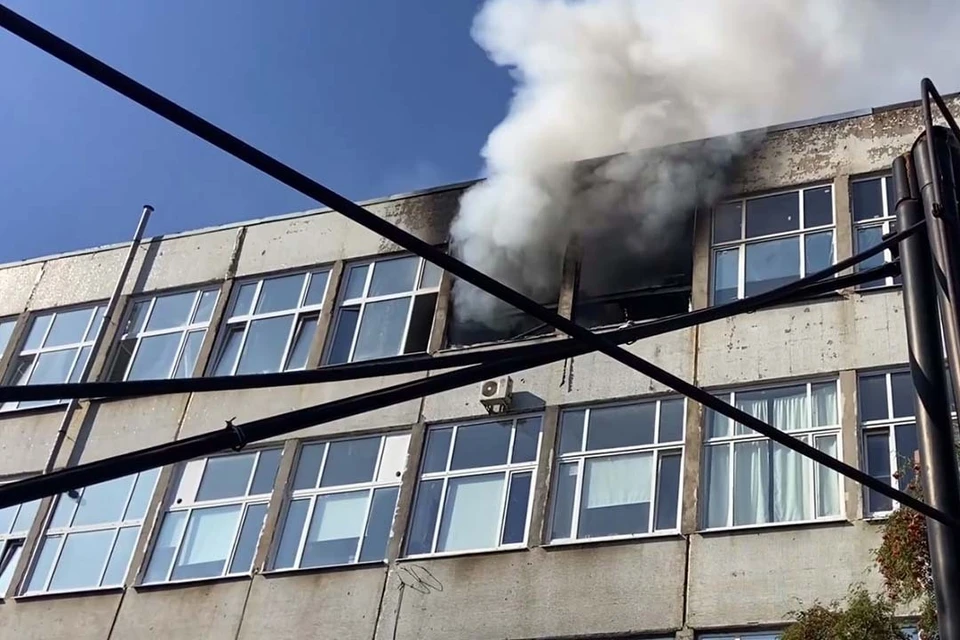 Пострадавшего госпитализировали. Фото: ГУ МЧС России по Петербургу