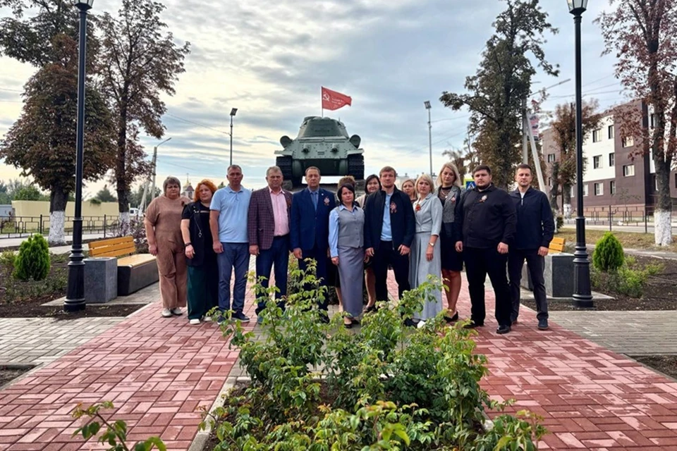 В Волновахе почтили память советских воинов, освобождавших город. Фото: ТГ/Зинченко