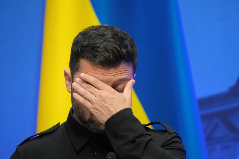 Зеленский ввел в действие решение СНБО о санкциях в отношении тех, кто связан РФ