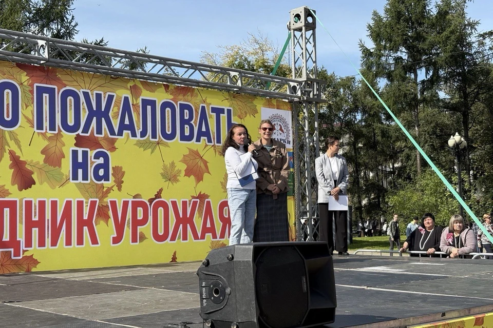Большая продовольственная ярмарка состоялась в сквере Кирова в Иркутске 13 сентября.