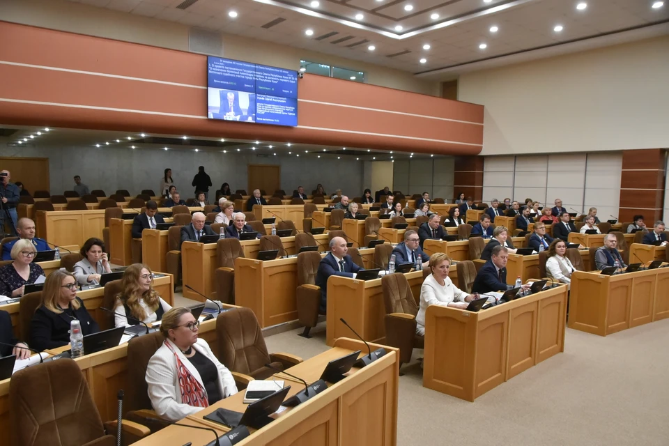 Единороссы Коми претендуют на конституционное большинство.