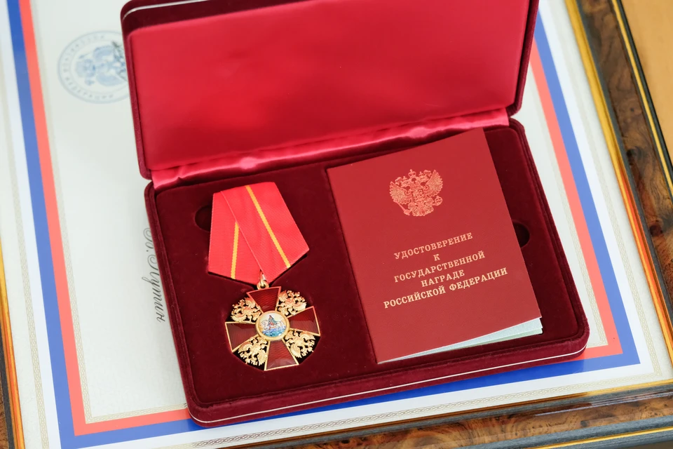 Александр Беглов вручил выдающемся петербуржцам госнаграды.