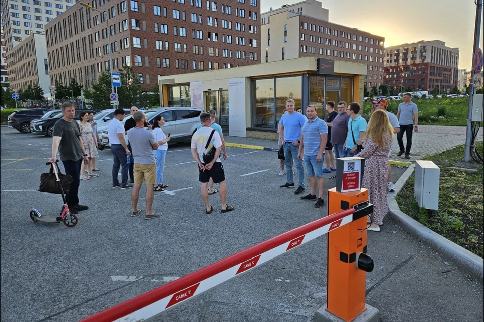 Жители Солнечного обеспокоены тем, что могла произойти утечка их персональных данных. Фото: читатель "КП"