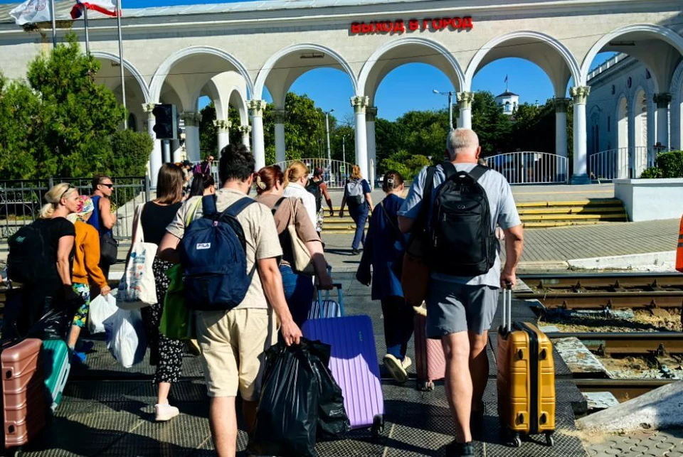 Эксперты уверены, что открытый аэропорт в Краснодаре не сильно повлияет на турпоток на полуостров