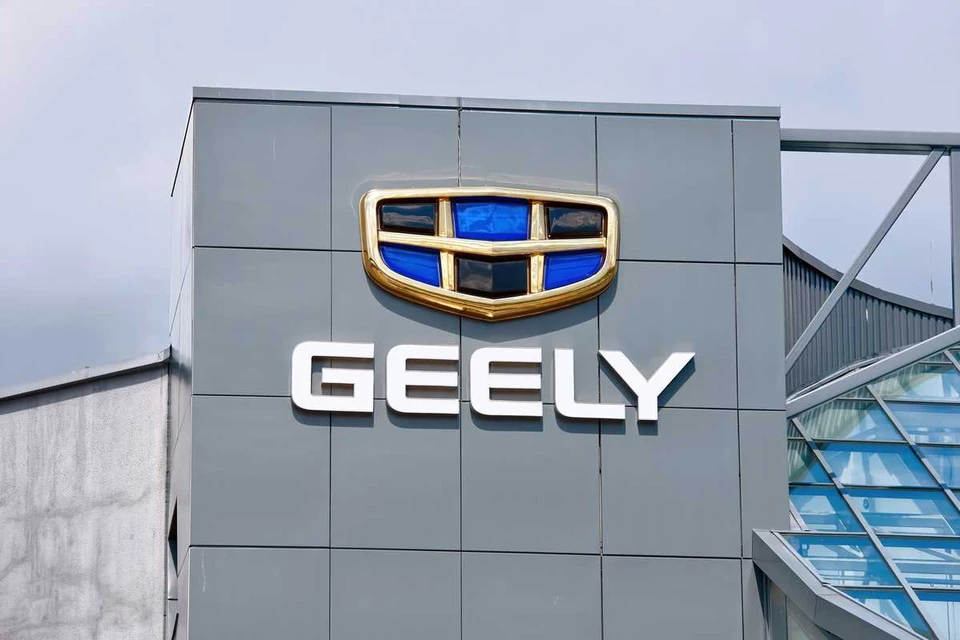 В Нижнем Новгороде планируют выпускать китайские автомобили Geely. Tricky Shark/ Shutterstock.com / Fotodom