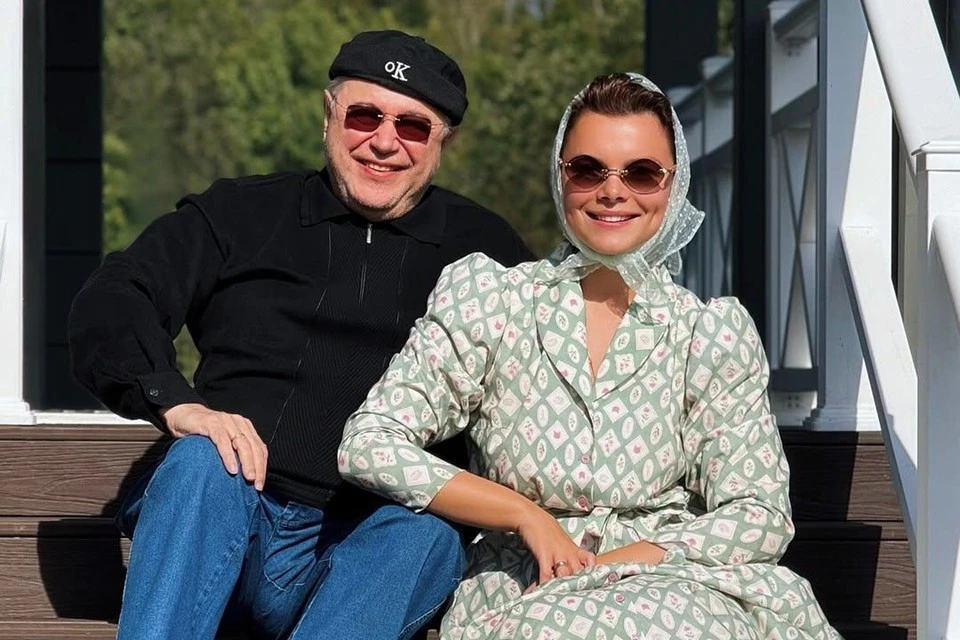 Евгений Петросян с пятой женой Татьяной Брухуновой