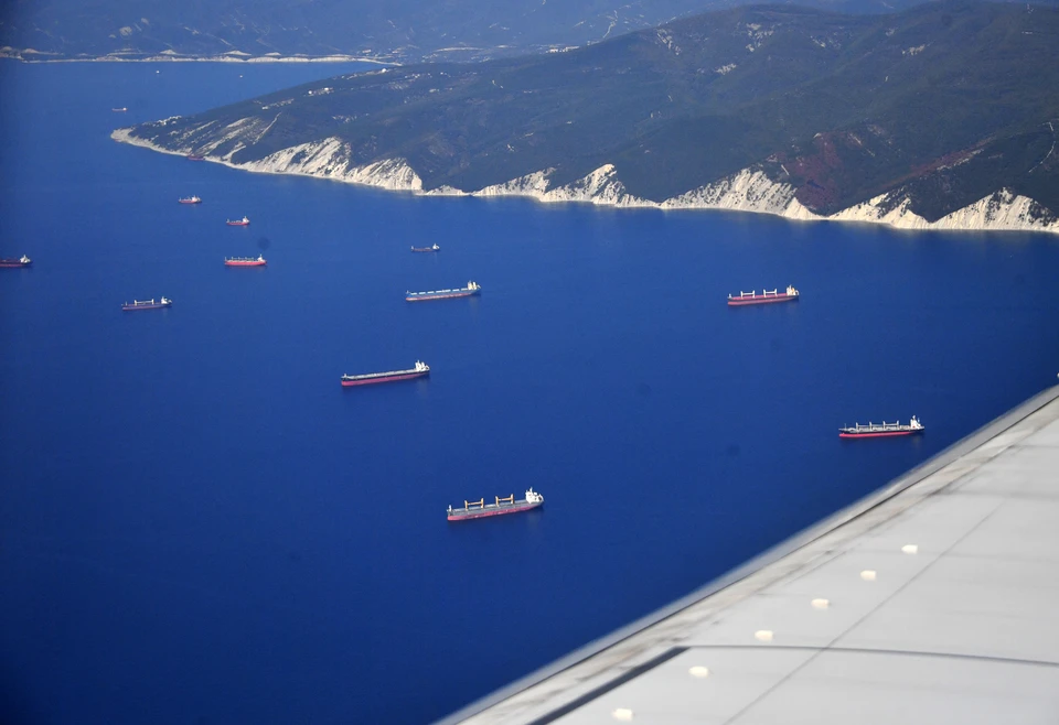 Увеличены объемы экспорта сырой нефти через порты Усть-Луга и Новороссийска