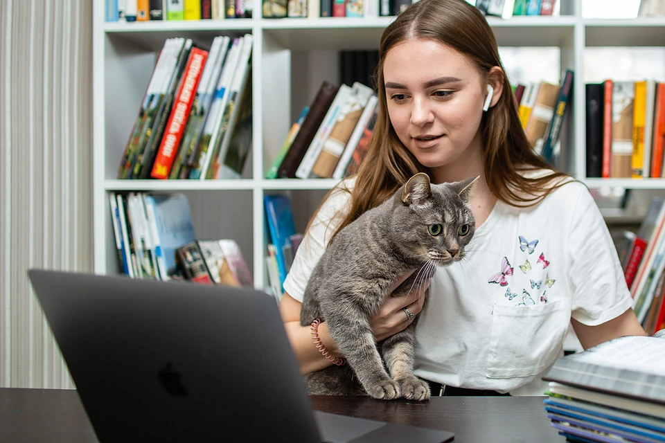 В основе связи между человеком и кошкой лежит тот же самый «гормон привязанности», что связывает и мать с ребенком