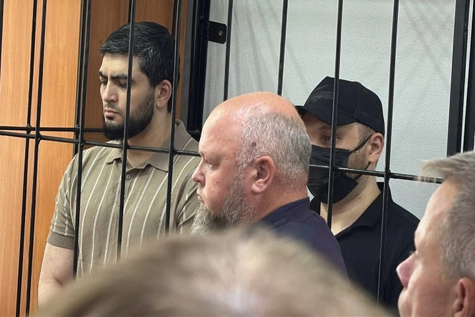 Анара Гусейнова и Артема Айрапетяна приговорили к 9 и 8 годам колонии строгого режима.
