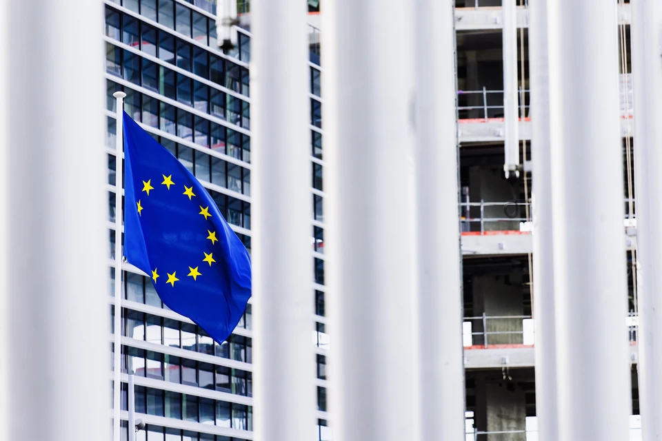 Еврокомиссия планирует отказаться от российского СПГ к концу 2026 года