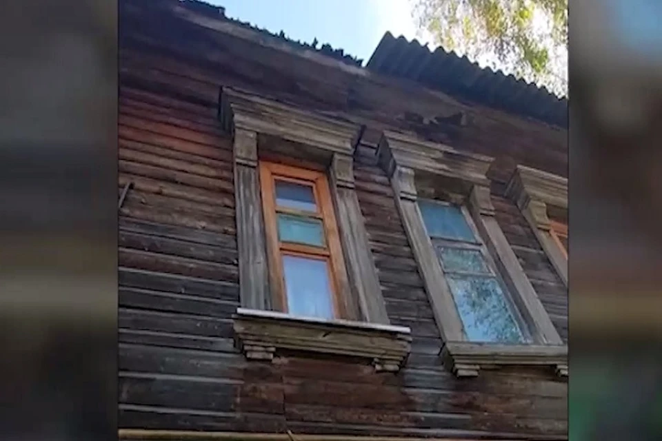Дом буквально рассыпается. Фото: Народный фронт Ярославль.