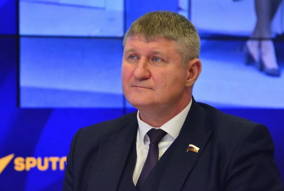 Депутат Шеремет: Угрозы Вэнса в адрес РФ стоит предъявить киевскому режиму