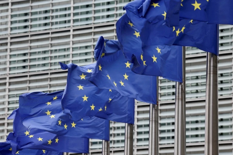 Politico: ЕК предложила выделить Киеву кредит в 140 млрд евро из активов РФ