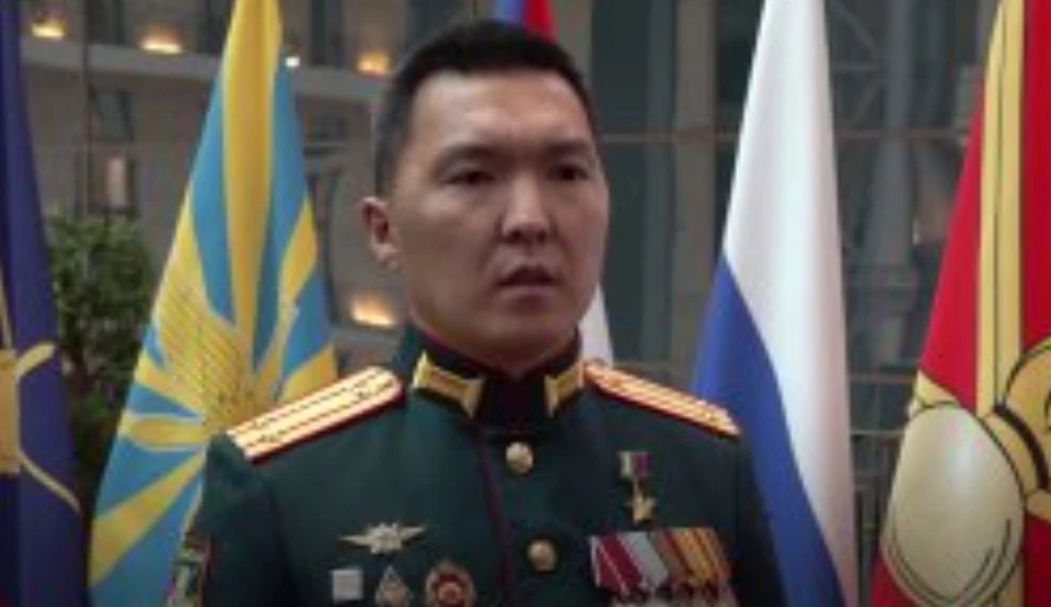 Взявший 11 поселков в ДНР Зоригто Ангархаев получил медаль Героя России Фото: Кадр из видео Минобороны РФ