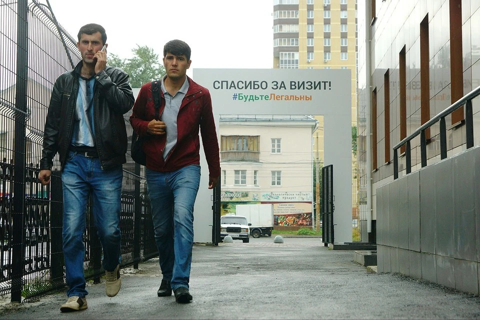 Минздрав предложил выдавать полисы ОМС только трудовым мигрантам