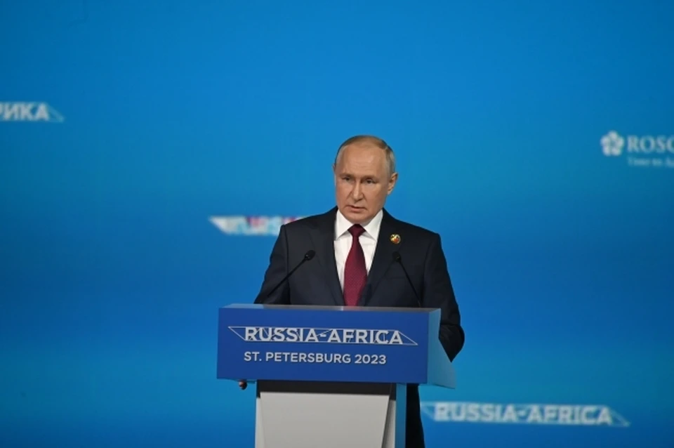 Владимир Путин вручил награды и звания жителям Коми