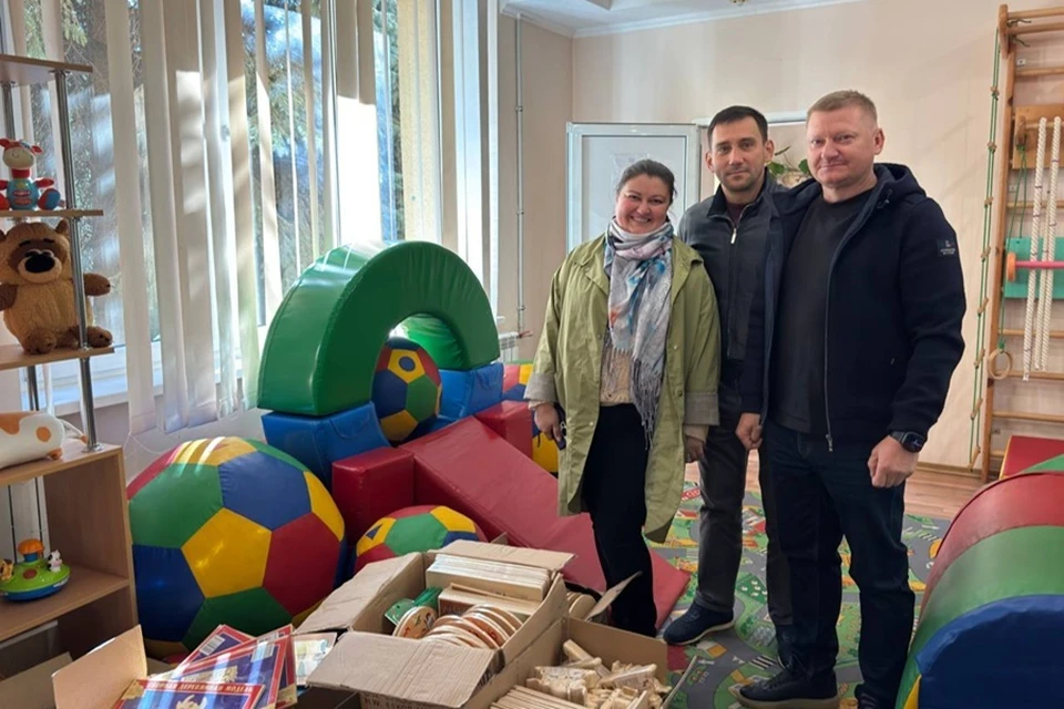 Депутаты Народного Совета ДНР доставили гумпомощь детскому дому Донецка. Фото: ТГ/Волошин