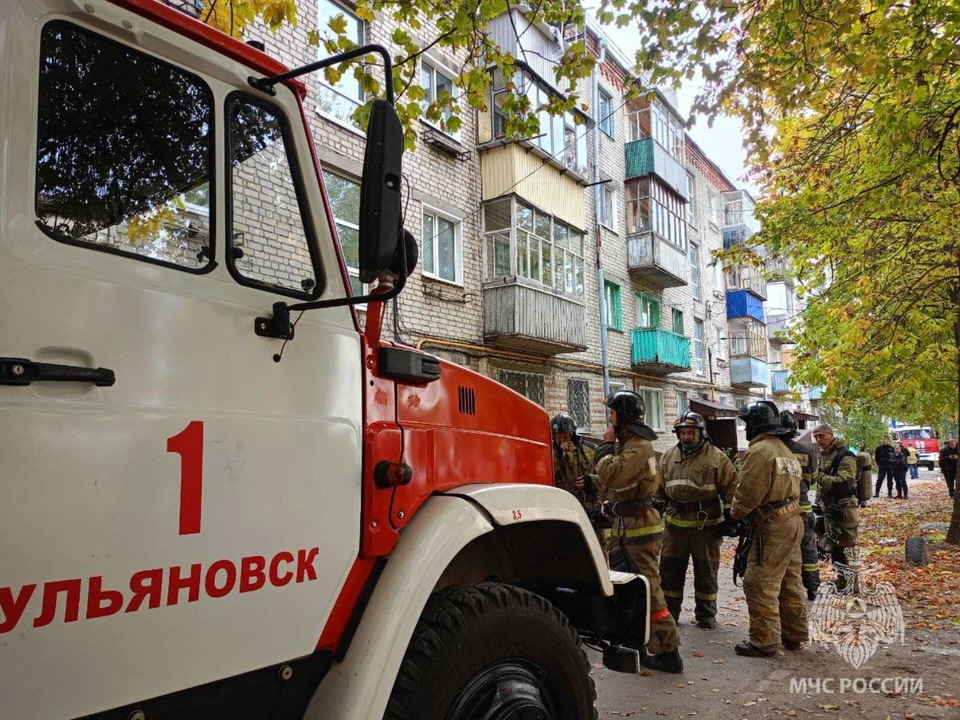 В Ульяновске пожарные спасли жильца из горящей квартиры. ФОТО: тг-канал МЧС УО