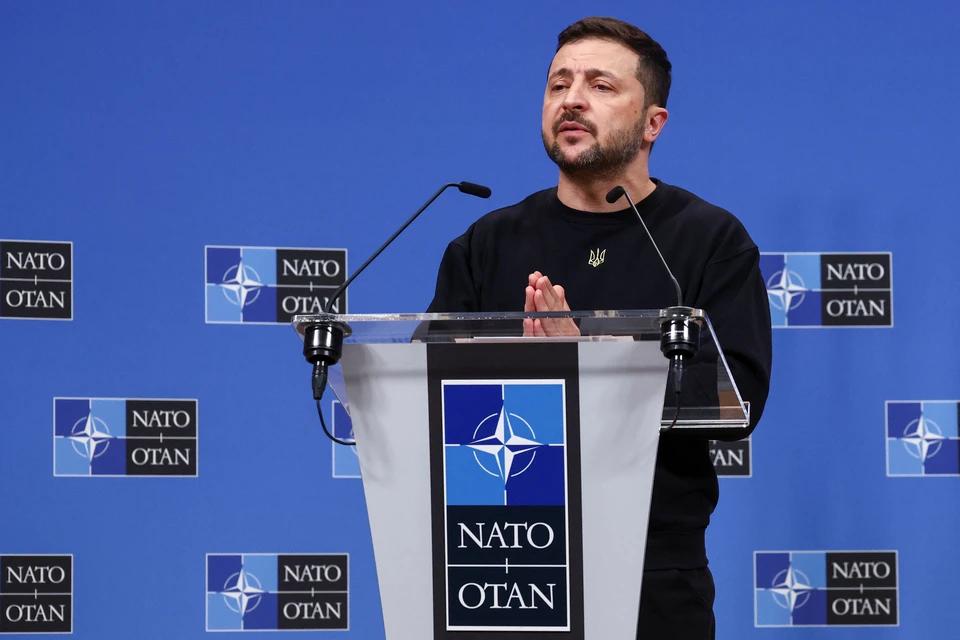 Карасин назвал болтовней призыв Зеленского к одностороннему прекращению огня