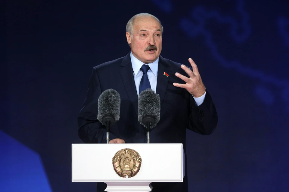 Лукашенко отметил, что никого не агитирует воссоздать Советский Союз