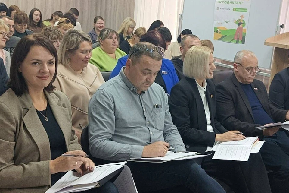 В Херсонской области более 300 жителей написали агродиктант Фото: ЕР