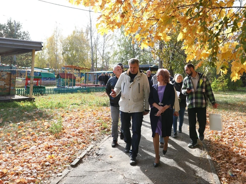 Глава городу поручил подготовить проект спортплощадки, который будет включен в программу «Школьный двор» фото: социальные сети Ивана Носкова