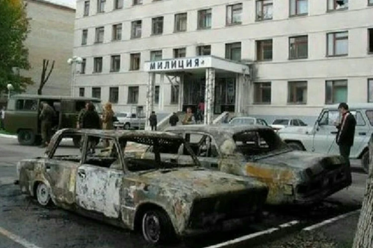 Отвлекающий маневр и 200 боевиков в городе: в КБР вспоминают жертв теракта в Нальчике