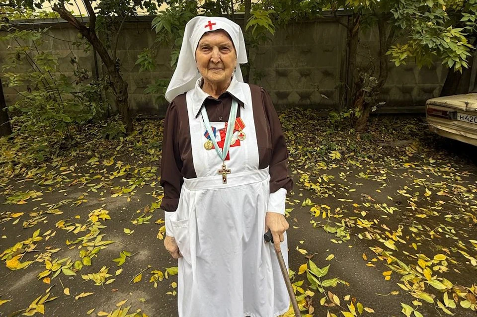 В свои в 90 лет Мария Ивановна продолжает помогать людям.