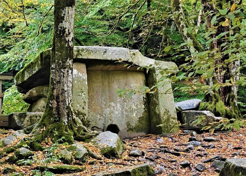 В этом дольмене останавливается время. Проверили. Фото: Ольга КИРОВА