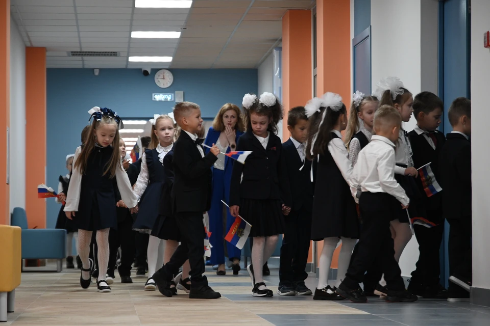 Родители смогут оплачивать питания через "Госуслуги".