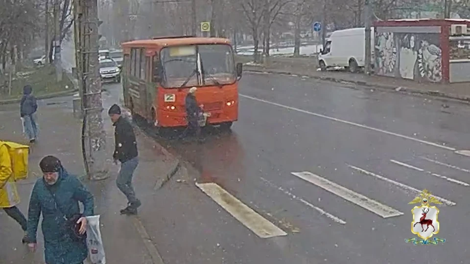 Водителя автобуса, сбившего на переходе пенсионерку, осудят в Нижнем Новгороде.