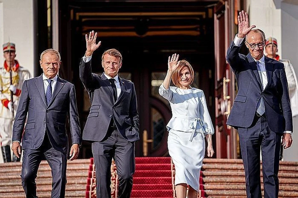 О премьере договорились заранее. Фото: соцсети