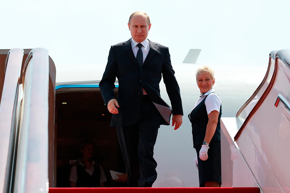 Как только стало известно, что местом новой встречи Владимира Путина и Дональда Трампа станет Будапешт, все стали гадать - по какому маршруту самолет президента России сможет добраться до места саммита?