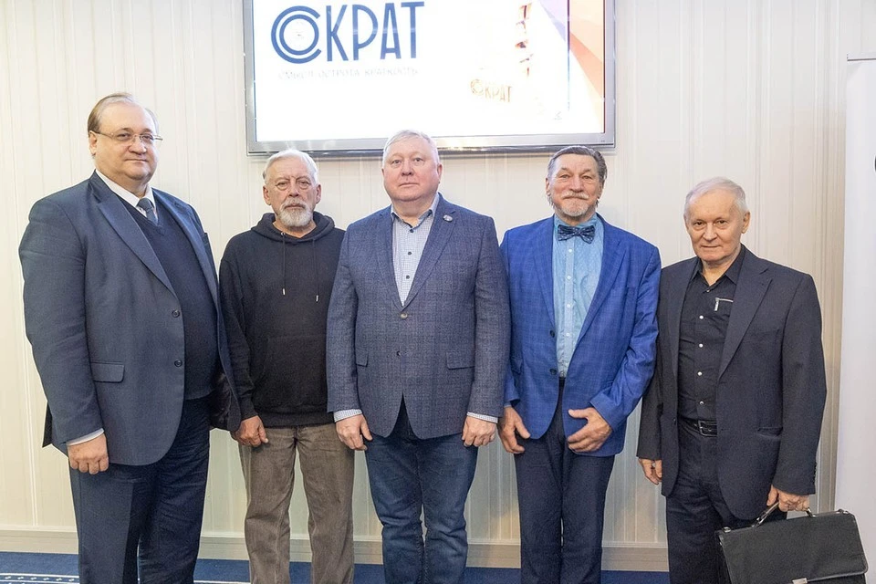 Виктор Иванов, Александр Чесноков (О,Санчес), Олег Романов (Бегемотов), Евгений Обухов и Александр Минченков. Фото: Юрий Харитонович