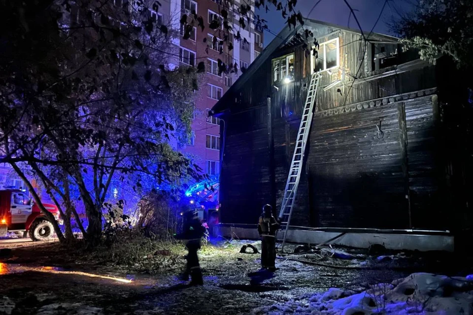 В огне погибли три женщины и мужчина. Фото: СУ СКР по Новосибирской области