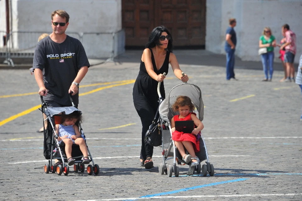 Отцы могут рассчитывать на значительную материальную поддержку в Социальном фонде России