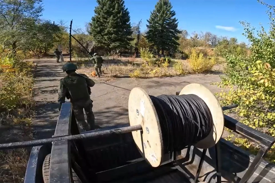 Связисты тянут оптоволокно