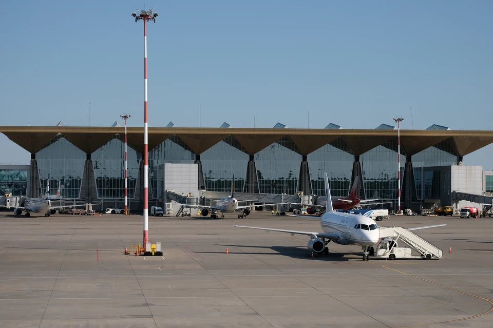 Росавиация: посадка самолета AZAL в Пулково прошла успешно, никто не пострадал
