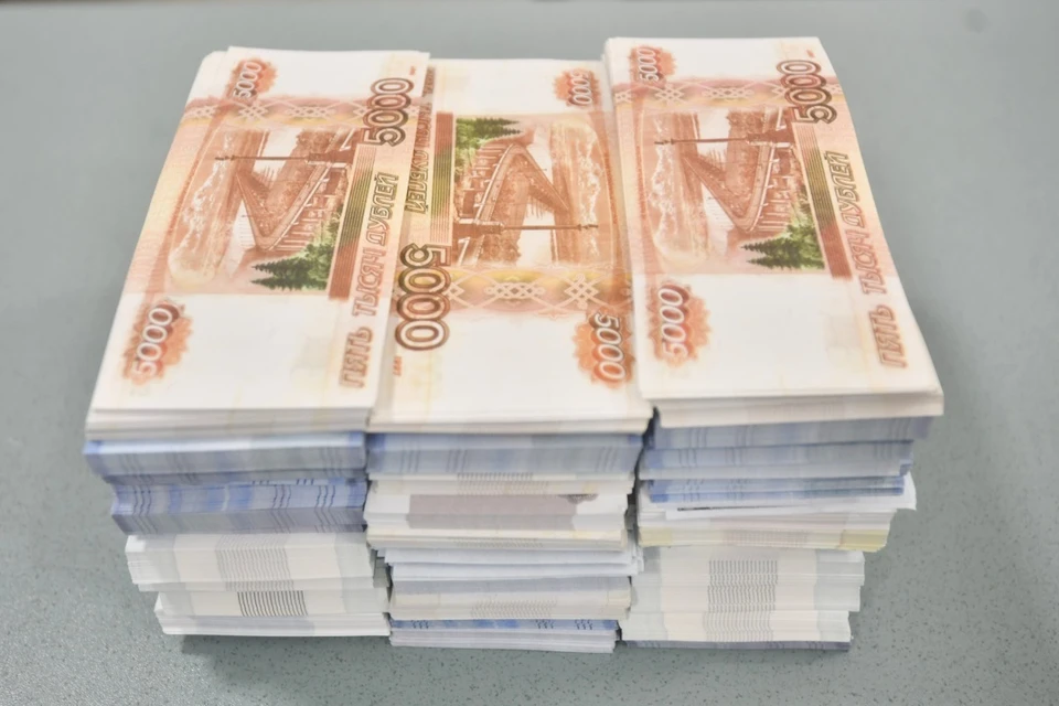 В Ростовской области транспортная прокуратура помогла работникам получить премии.