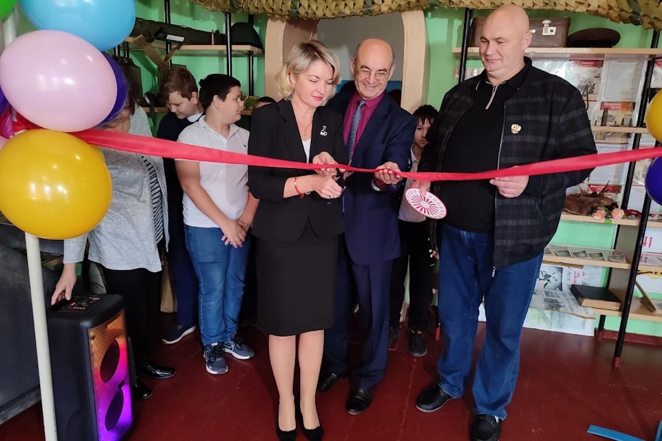 В Лазурненской школе Скадовского района открылся школьный музей Фото: министерство образования и науки ХО