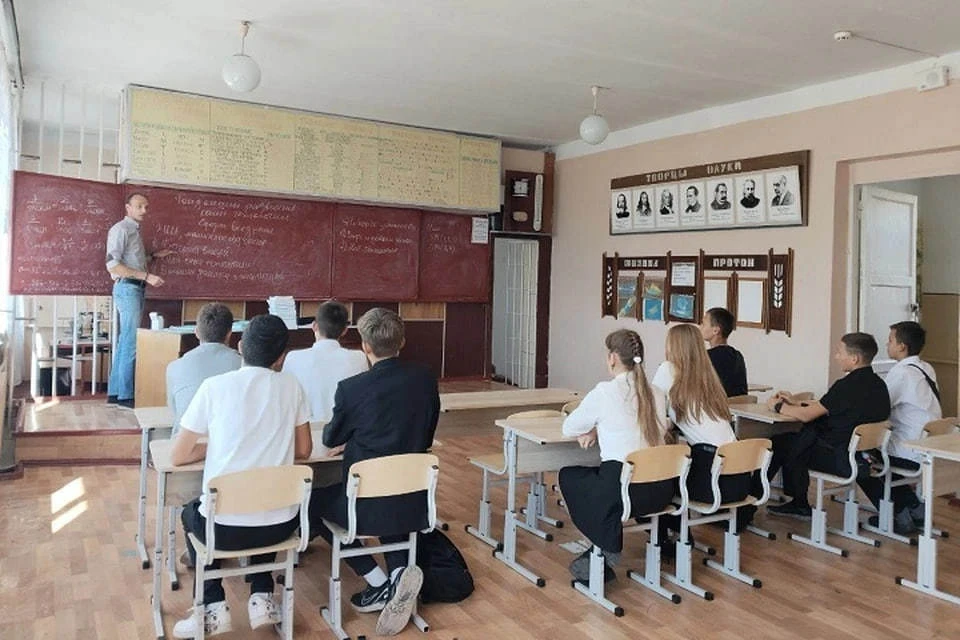 В ДНР продолжается реализация программы «Земский учитель». Фото: ТГ/Пушилин